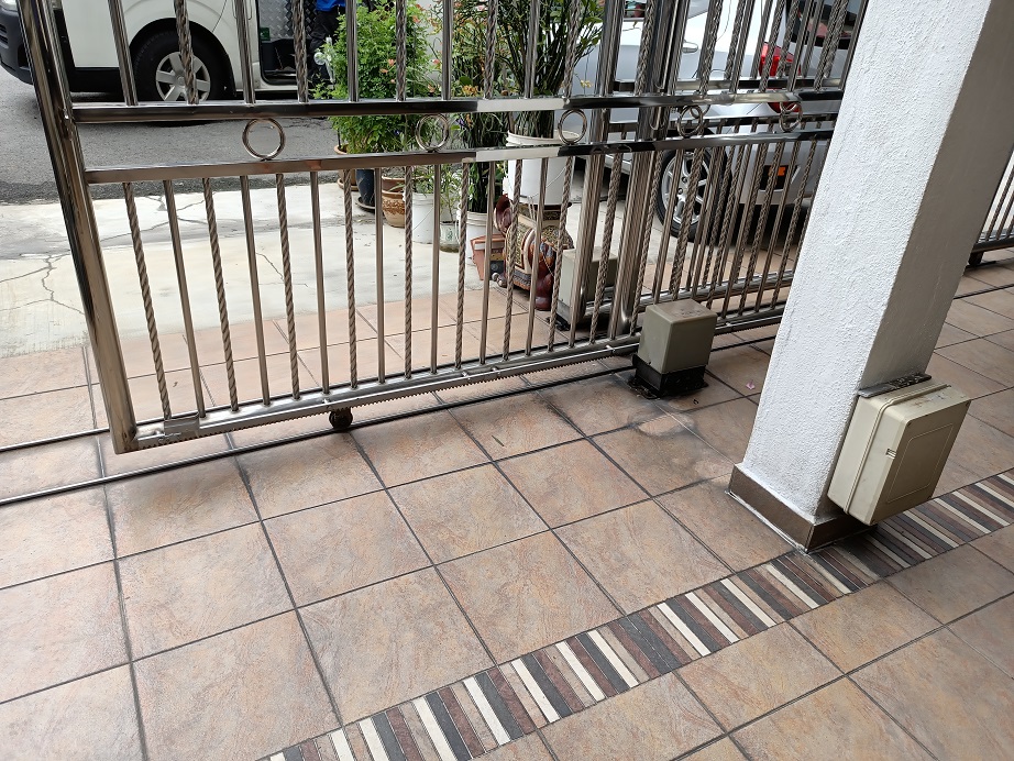Baiki G-force Sliding Autogate Klang